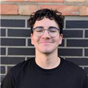 Guter Mathe-Tutor, der Kinder aller Altersgruppen unterrichtet.